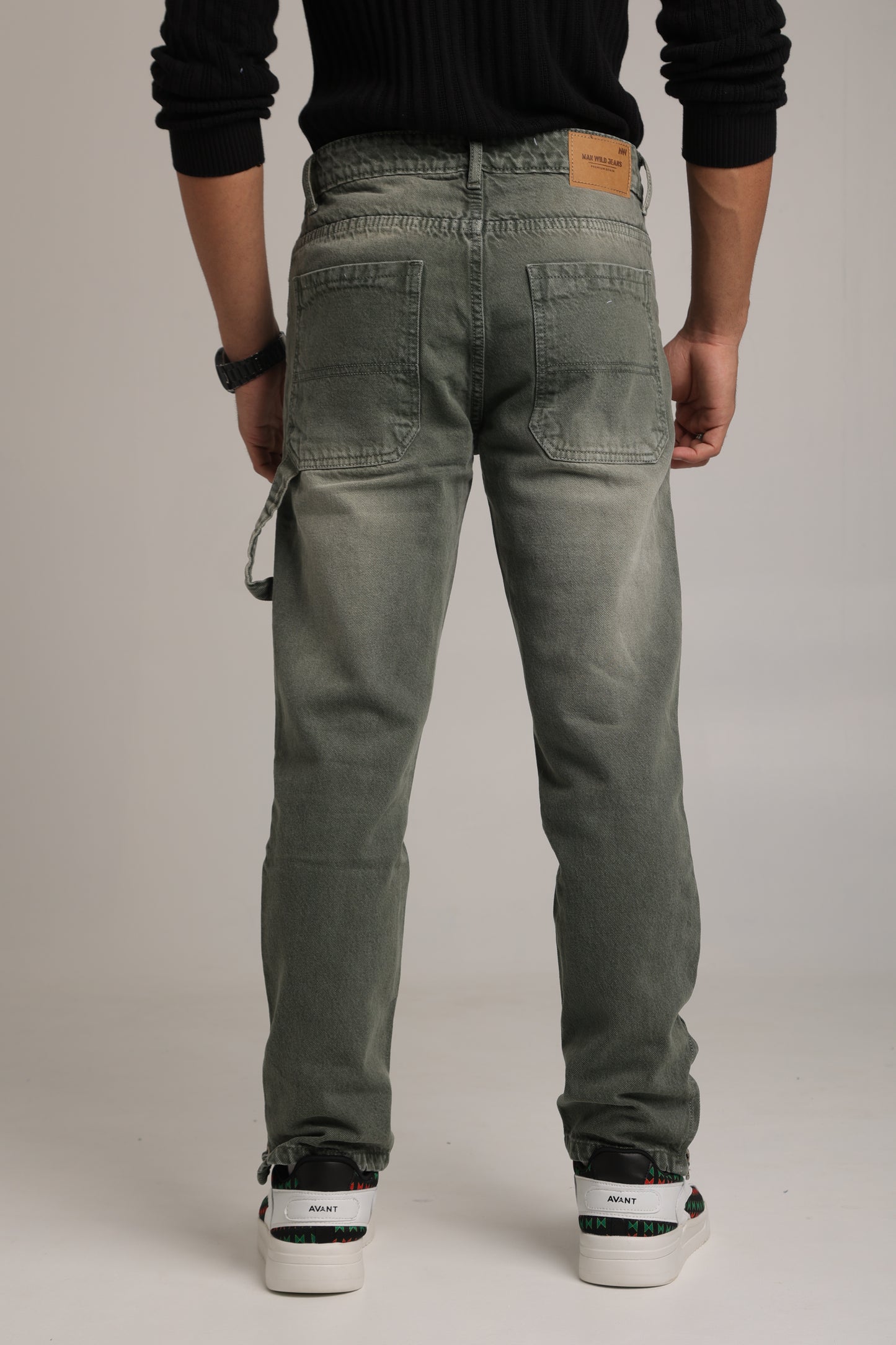 Men's Distressed Mid-Wash Mom Fit Jeans (Copy)