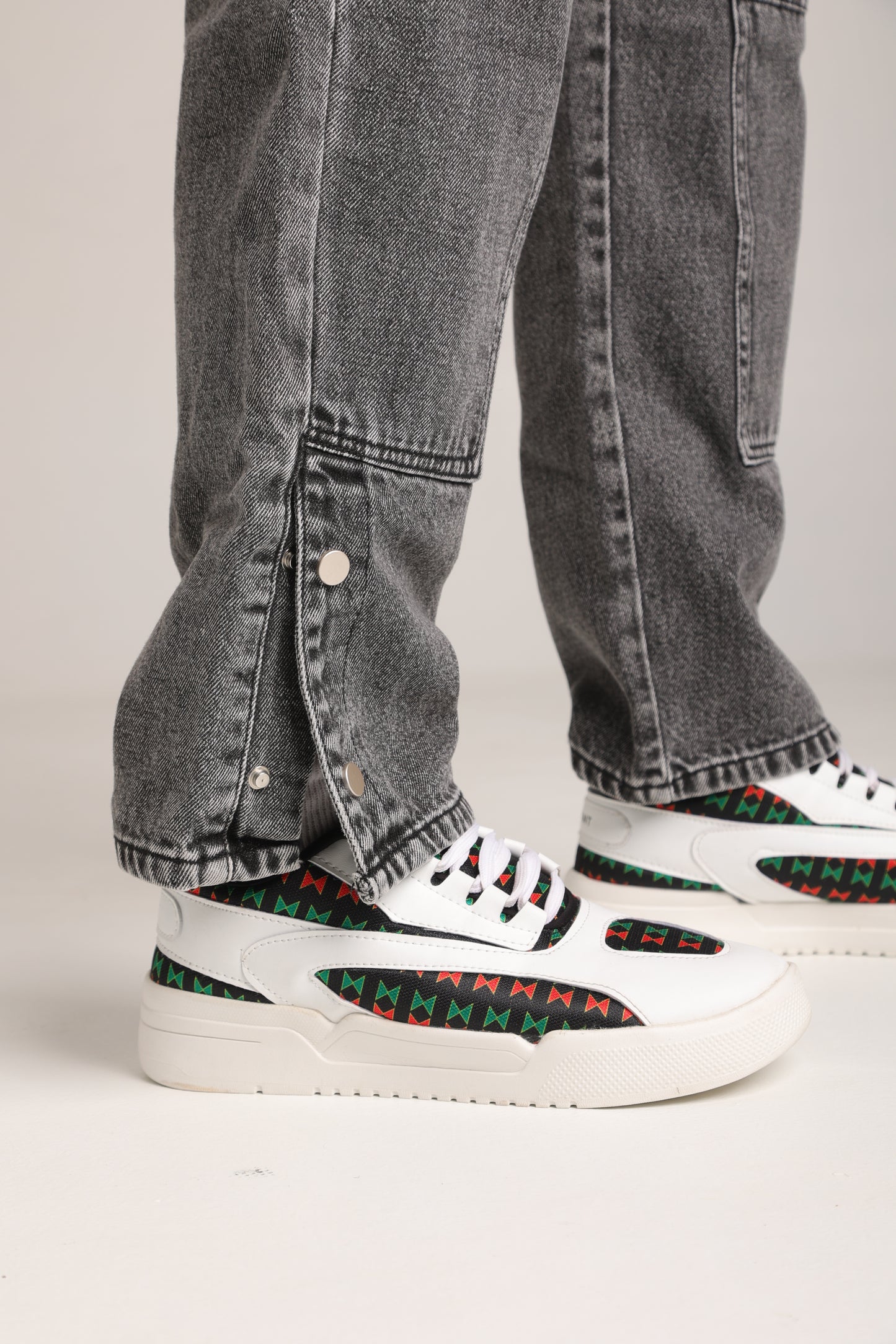 Men’s Baggy Bottom Button Jeans – Trendy Streetwear